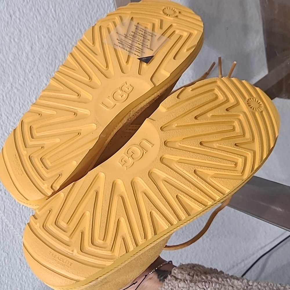 NWOT UGG Neumel ll amber boot gold mustard color size 5 & 6 - Picture 8 of 9